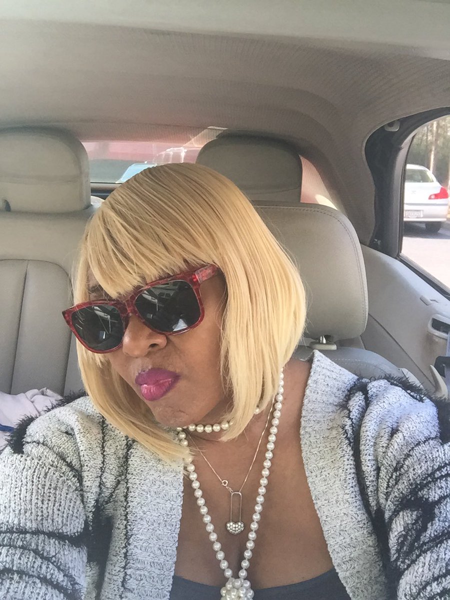babiigurlxhalin's tweet photo. Looking for the #MESHOT🤔🕶 da💣💋 https://t.co/aAXW38Y5Mt