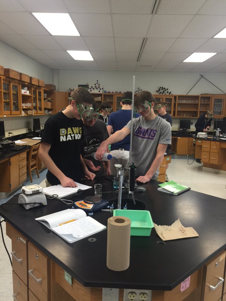 callenchemistry's tweet photo. Stoichiometry lab on this #happyfriday #makingsilver https://t.co/K5BtSwDSAw