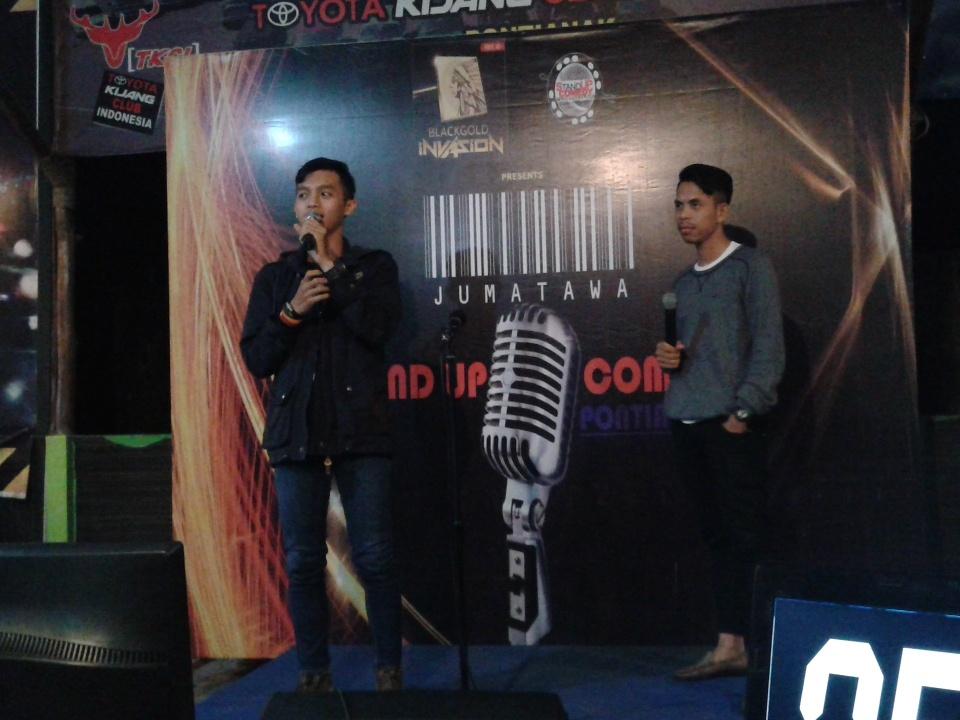 StandUpPTK's tweet photo. Ud dbka sma MC kta @BobMaulidan &amp; @iniogik, artinya sbentar lg kompetisi Stand Up Attack bkalan dmlai #ComedyAttack https://t.co/KXNfBLUYbm