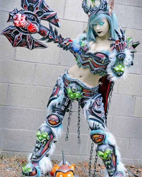 This was my third World of Warcraft armor ever :) I'LL HAVE MY 4TH DONE SOON!  Photo by @p&hellip; https://t<a href="/tag/animeexpo"class="tags"><span>#animeexpo</span></a><a href="/tag/animeexpo2018"class="tags"><span>#animeexpo2018</span></a><a href="/tag/daniellebaloo"class="tags"><span>#daniellebaloo</span></a>