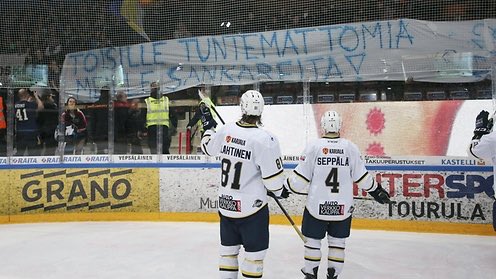 Kiitos @BluesFanClub1 huikeesta kannustuksesta ja tuesta koko kauden ajan! #sanaton