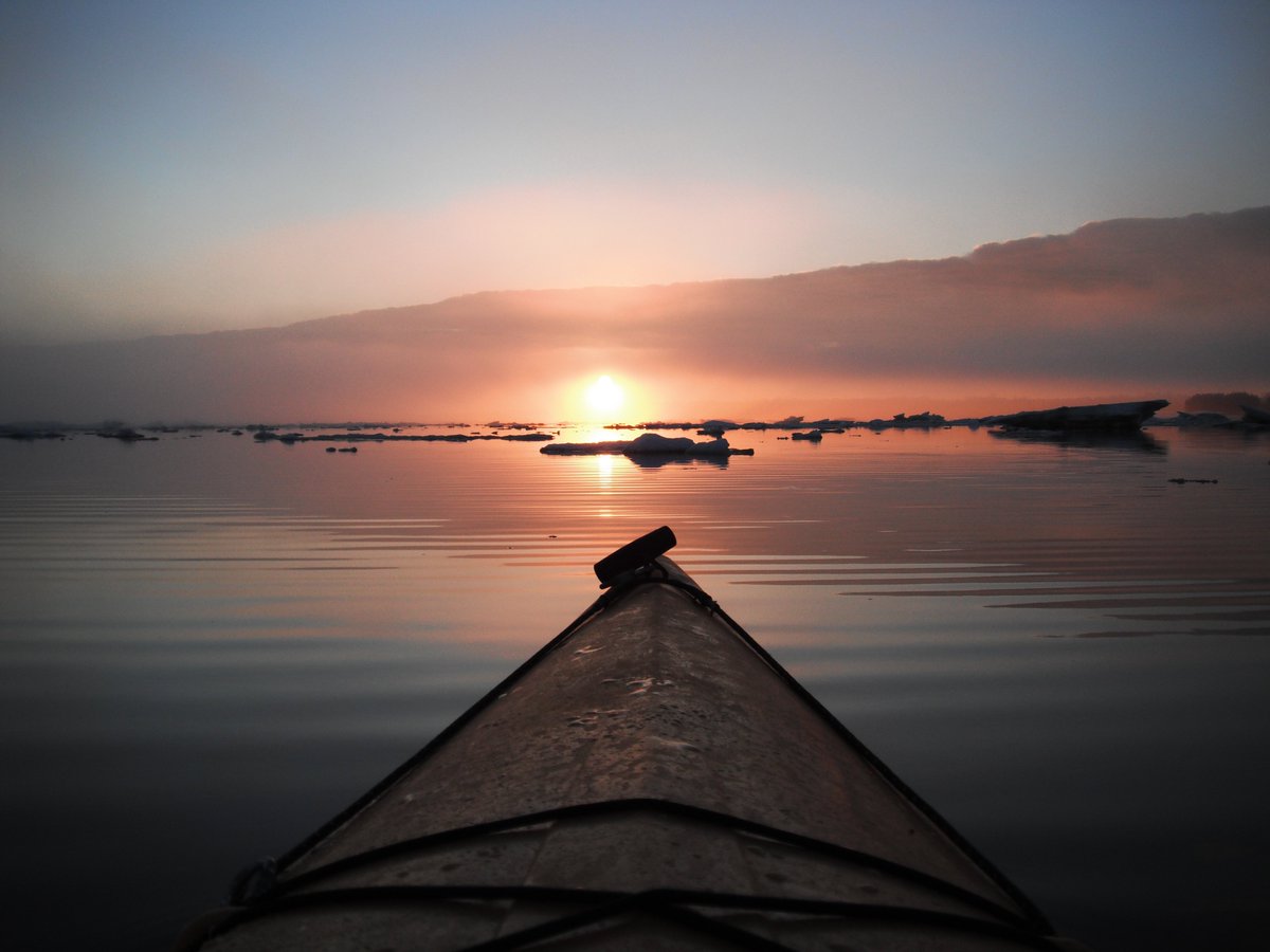 SourisWildlife's tweet photo. What a view! Amazing shot sent in by Nova MacIsaac of her son kayaking through some ice. #beautifulsunset #icecakes https://t.co/kgbQ0tzhlT