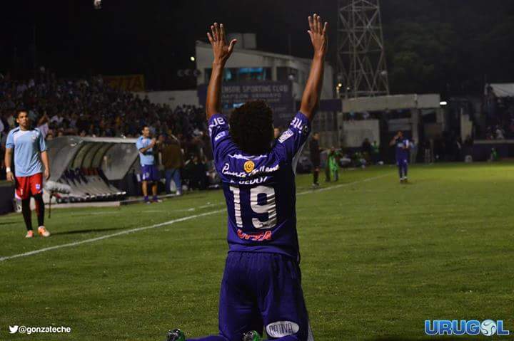 lavozdeltuerto's tweet photo. #RecuerdosDSC Hoy hace dos años le ganamos 2 a 0 a Cruzeiro en el Franzini.2 goles de Gedoz,asist de G de Arrascaeta https://t.co/rwachqZrwS
