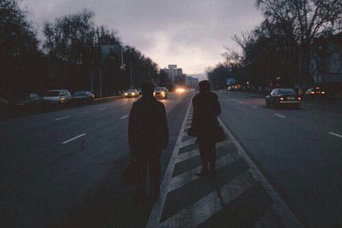 and if he wants to leave,
hold the door open for him.

และถ้าเกิดเขาอยากไป
ก็เปิดประตูไว้ให้เขาเลยดีกว่า.