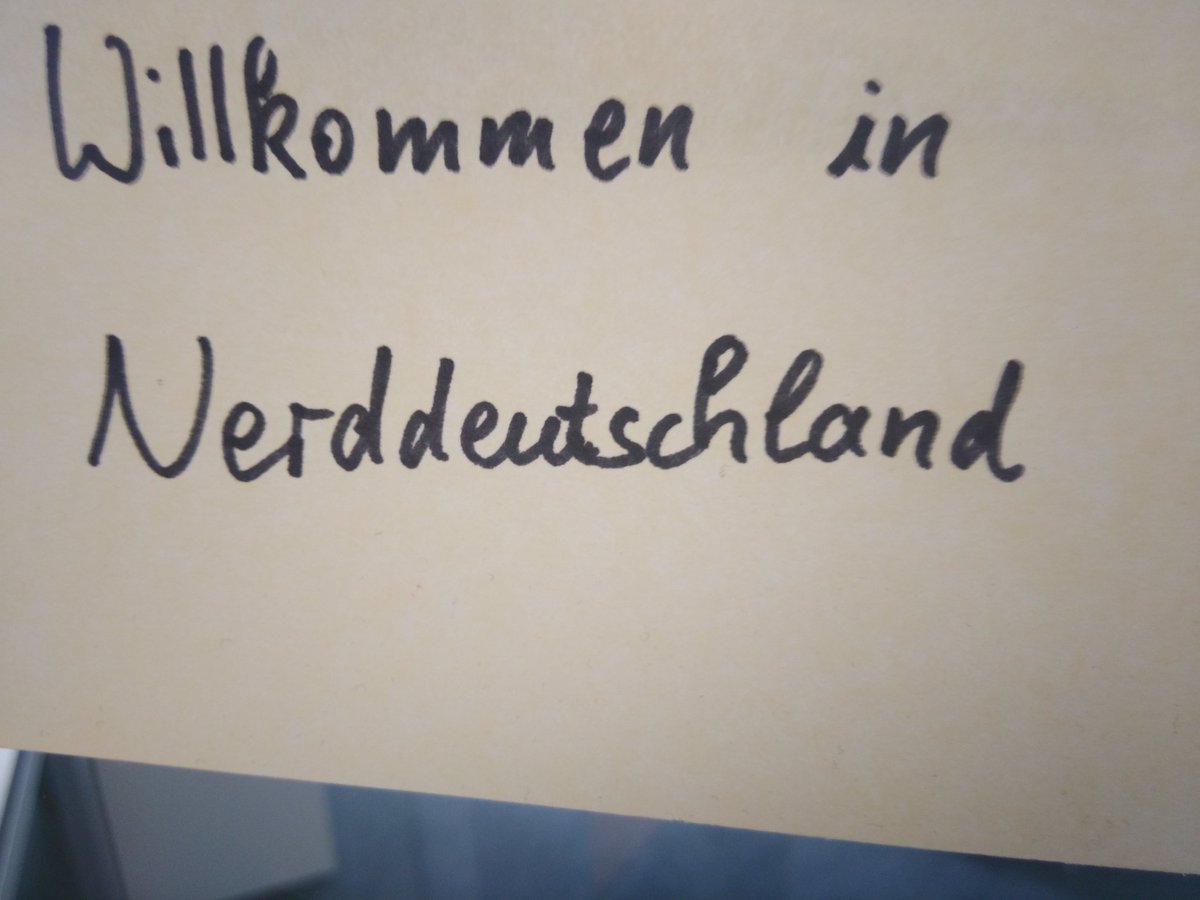 DerExperte's tweet photo. Heute bei der #clunc. Interessante Themen, gute Diskussionen.
Man achte auf die Einblendung auf dem Hemd. 😊 https://t.co/GSJaTwnHRn