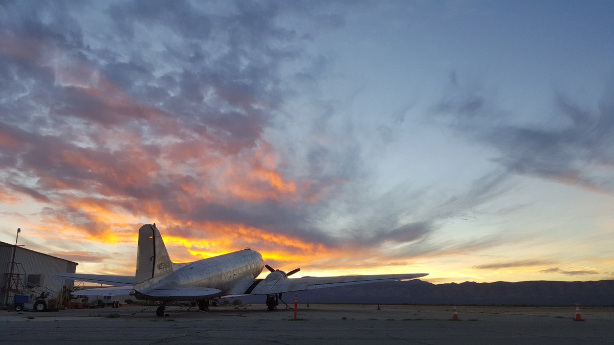 Inverted22's tweet image. No explanation needed... :)   #nofilter #WhyIFly @OpenAirplane #CaliforniaCityAirport #FlyToWin #sunset