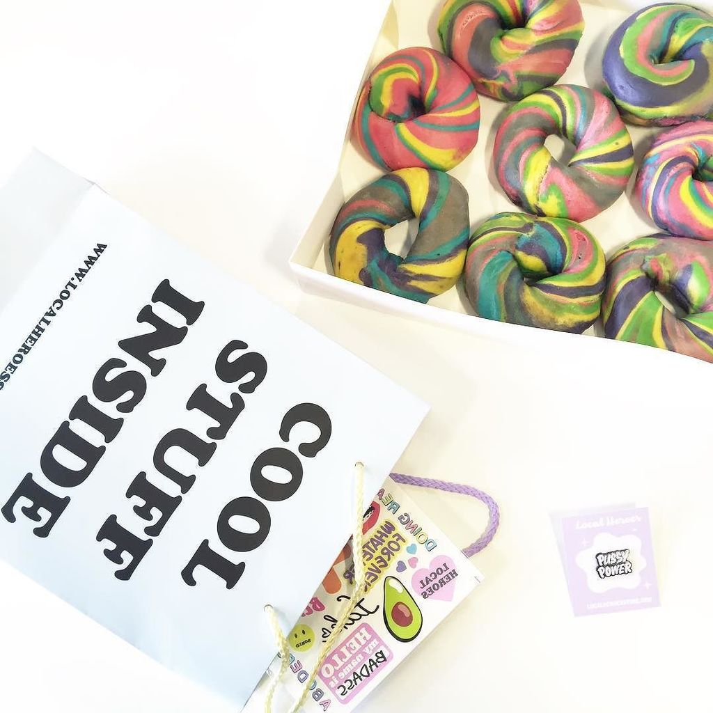remotelyfashion's tweet photo. Thanks @localheroes and @yummiesdeli for the awesome rainbow swag and unicorn poo 💖🦄💗#puss… https://t.co/kbErdGz3VM https://t.co/lnwWdegdbF