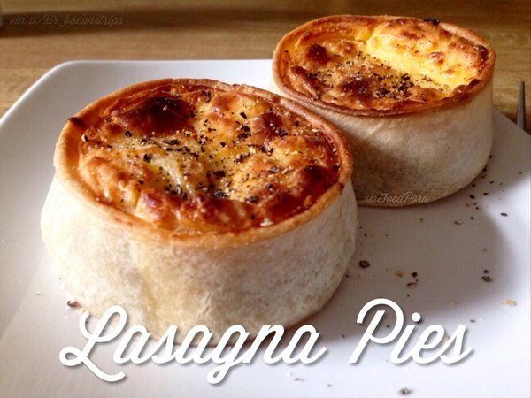 YummyPost's tweet image. Lasagna Pies!