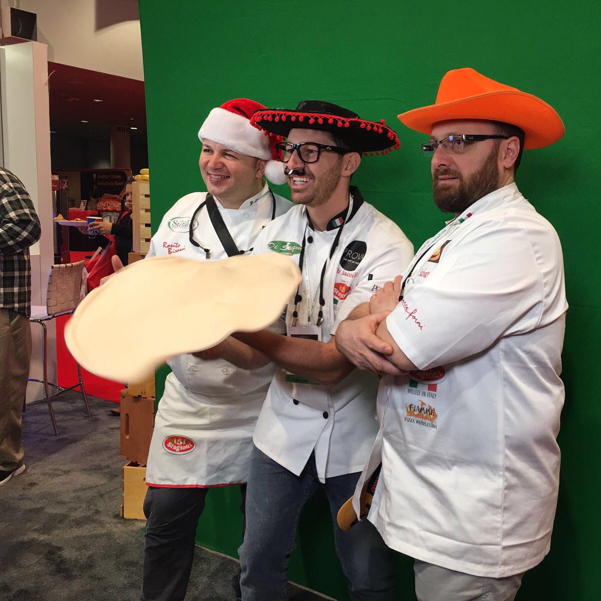 PizzaioloOver's tweet photo. ##PizzaExpo #losangeles #vitoiacopelli #salvatoresusta #robertoSusta #lavesvegas https://t.co/A2ddCMdP08