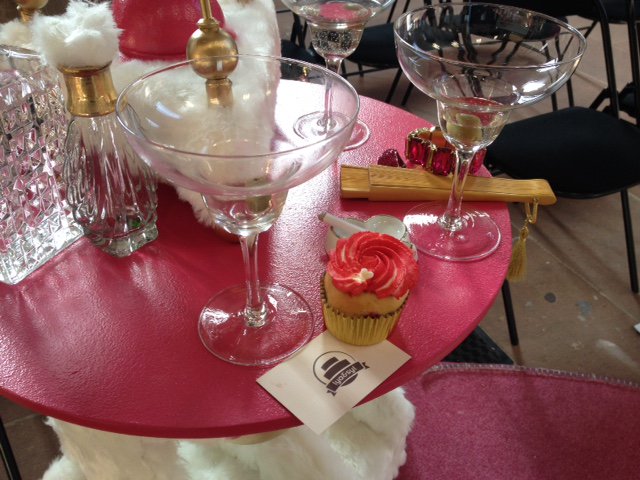 A partir de 19h30, dégustez nos cup cakes Babylon Cosmos Tour. So Girly !
#babylon #guebwiller #cabaret