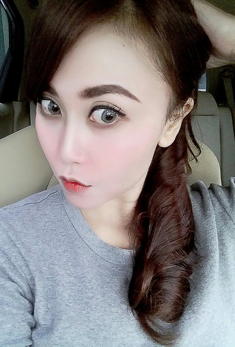 vienamorgan's tweet photo. No face powder on πππ love my pinkish sunblock, jd gak perlu bedak muka lg πππππ #nofacepowder #vienamorgan #selfie https://t.co/3IyZgMDzf0
