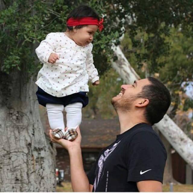 mlzzz_ml's tweet photo. الحَيَاة بِدُون أب تُشبه الوقُوف طِيلَة العُمر فِي مُنتَصف غُرفه ﻻ يُسمَح لكَ فِيهَا بِاﻻستِنَاد عَلى شَيء .. https://t.co/XQMfknqIPi