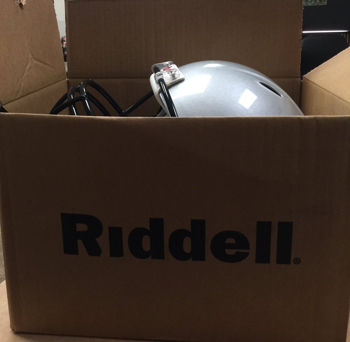 AdamPeteParsons's tweet photo. Helmet came just in time. T-1 until pads practice. #pumped #semipro #foxvalleyforce @RiddellSports https://t.co/yI4b1IkQxY