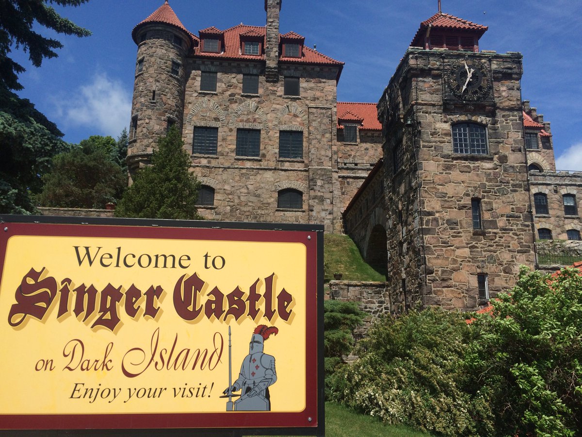 Singer Castle tweet media