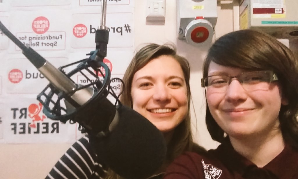 Mwnci_See's tweet photo. Em & Charl have just been on @_Bay24 @bay_radio For @sportrelief ! #frisbee #sportrelief #bay24 https://t.co/rOsyHuSoQ1