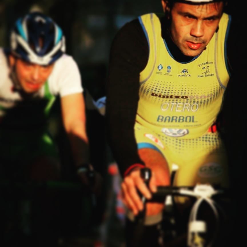 ricardotero's tweet photo. Desencajao, pensativo y concentrao. ¡En acabar esos dichosos 19kms de bici! #duatlon #alume… https://t.co/t5M4mYLtI7 https://t.co/1eHMzKCP9I
