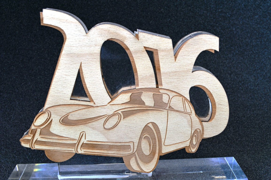 LibeIncisioni's tweet image. Libe Incisioni for Winterace 2016 #Winterace2016 #Cortina #libetrophies #libetrophy #libeincisioni