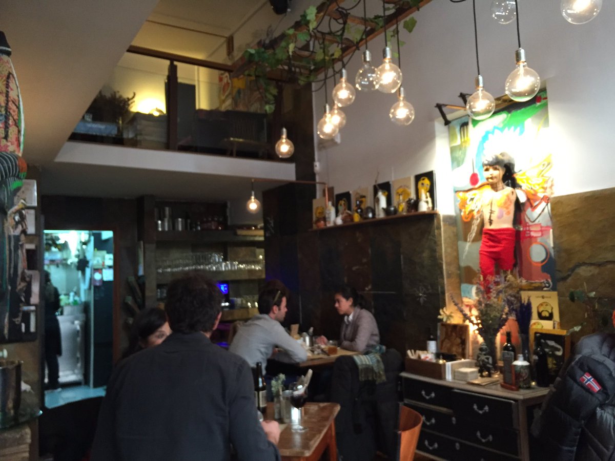 2dmenu's tweet image. La paciencia es recompensada con sabores contundentes en pequeñas dosis, buena música y buen ambiente en Lupertz.