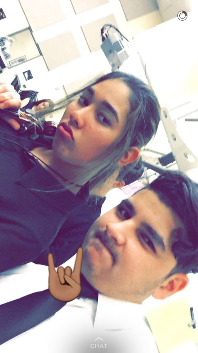 julisachavez_'s tweet photo. this selfie and Yesi and Adrian means so much to me #Squad5ever π https://t.co/IFM2sx0klc
