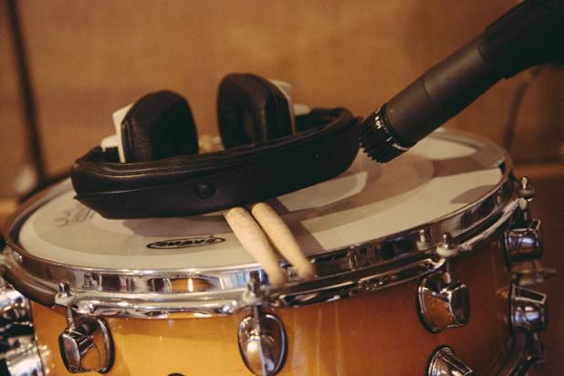 Triunityrecords's tweet photo. #drums #drumkit #funkydrummer #hiphop #beat https://t.co/WCaNZKTTqG #rhythm #kick #symbol #rim #ride #sleazy #funk https://t.co/SDrFHhLigO