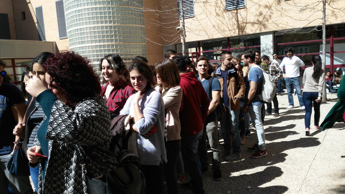 deftuma's tweet photo. Con esta paella solidaria, cerramos otra edición de la Semana del Turismo de la Facultad de Turismo de la UMA!!! https://t.co/aSgNFbYMYv