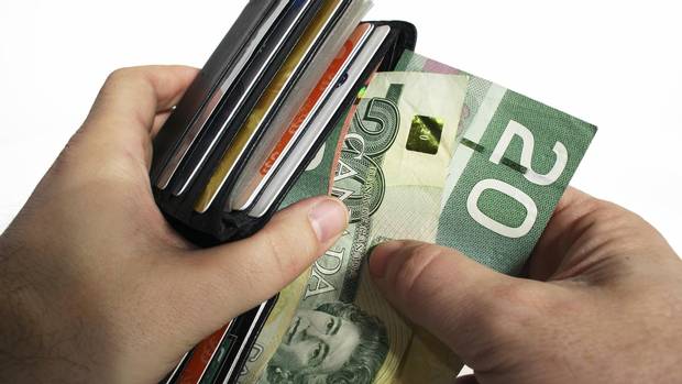 globeandmail's tweet photo. Canadians’ debt burden still growing, hits record in fourth quarter https://t.co/hDrfRYdKs8 from @GlobeBusiness https://t.co/IFeq8H5xkf