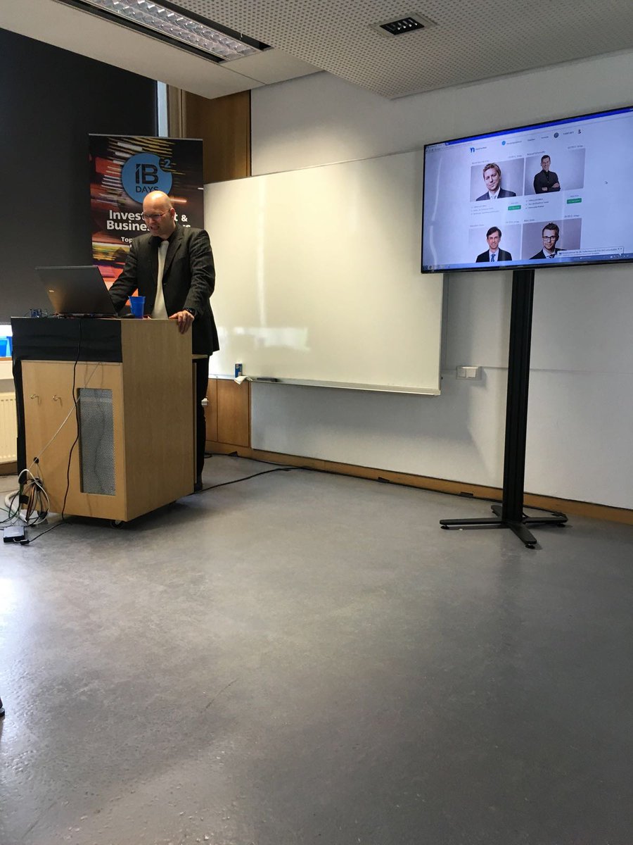 nextmarkets_de's tweet photo. #RüdigerBorn präsentiert live die #nextmarkets Plattform! @BORN_Traders #IBDays https://t.co/sTLfFPL3uz https://t.co/Stf5rsnvJG