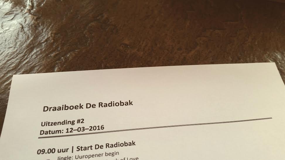 DeRadiobak's tweet photo. Vandaag zijn de laatste voorbereidingen getroffen. Een ingerichte studio, apparatuur aangesloten+getest. Tot morgen https://t.co/0BlNkyycVc