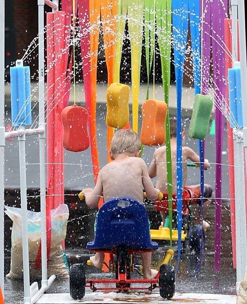 KidsTownPD's tweet photo. Warm weather means more outdoor fun! These ideas are great! https://t.co/ReipGgpwtK #kidstownPD #kids #fun https://t.co/v7RKDAHtp5