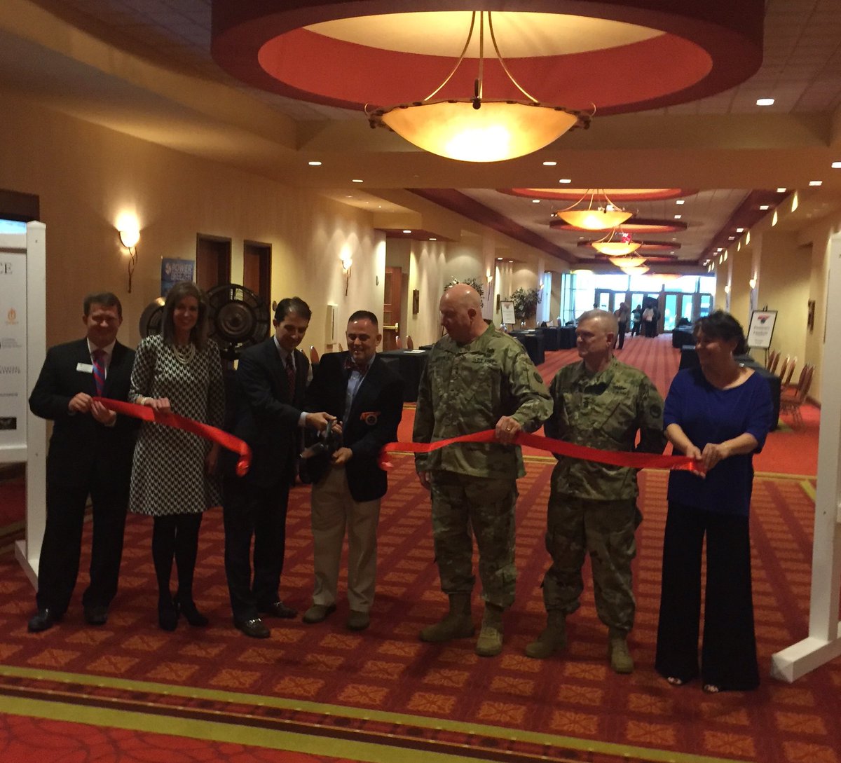 GOYoste's tweet photo. @TennesseeGuard @TNMilitaryDept opens up their 87th state conf. #ngatn @USNationalGuard @Raytheon @ViaSatInc @iRobot https://t.co/if2XhZTv6r