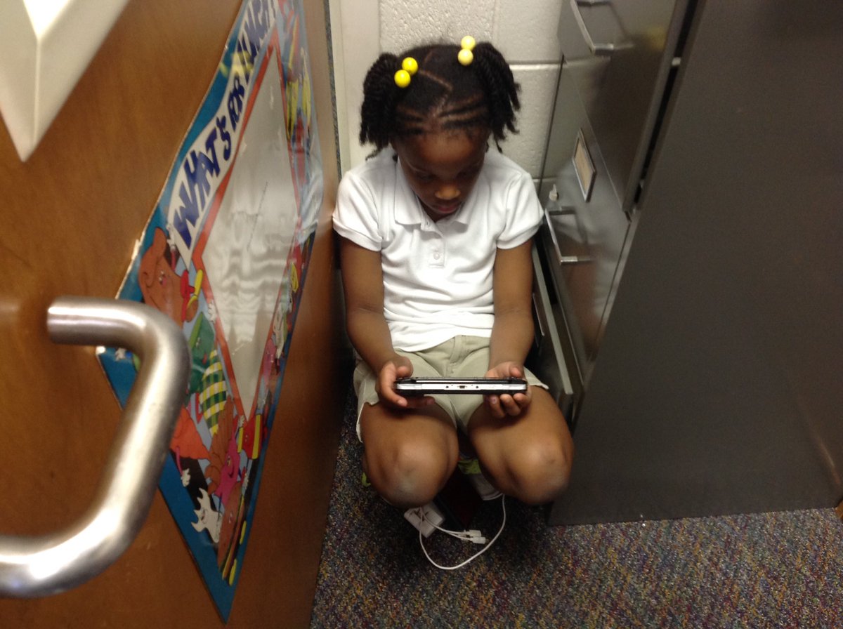 purvistce's tweet photo. Electronics Day!! We earned 100 gold tickets😜👍🏼 #pbisrewards https://t.co/XLo7lVVj0W