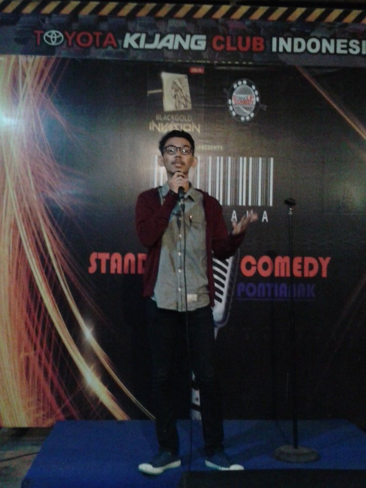 StandUpPTK's tweet photo. Selanjutnya mimin curiga dia ini LGBT dia adalah @nandadwiwahyudi  #ComedyAttack https://t.co/Z8pxmqLotS
