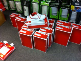 globesportsltd's tweet photo. Newest delivery of @NBCricket shoes ready for 2016 https://t.co/A7CmNLCCvC