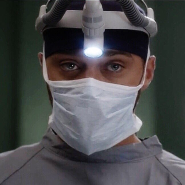 iJesseWilliams's tweet photo. Sleeping standing up RT @nesyaaa08: Those stares though.😍 @iJesseWilliams #GreysAnatomy #DrJacksonAvery https://t.co/01lzgZCJJv