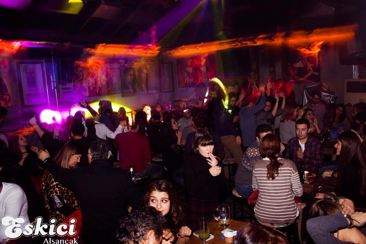 Bu gece! Nostalji rüzgarında dans ve eğlence. #eskicialsancak #izmir #bugece #izmirdeyasam