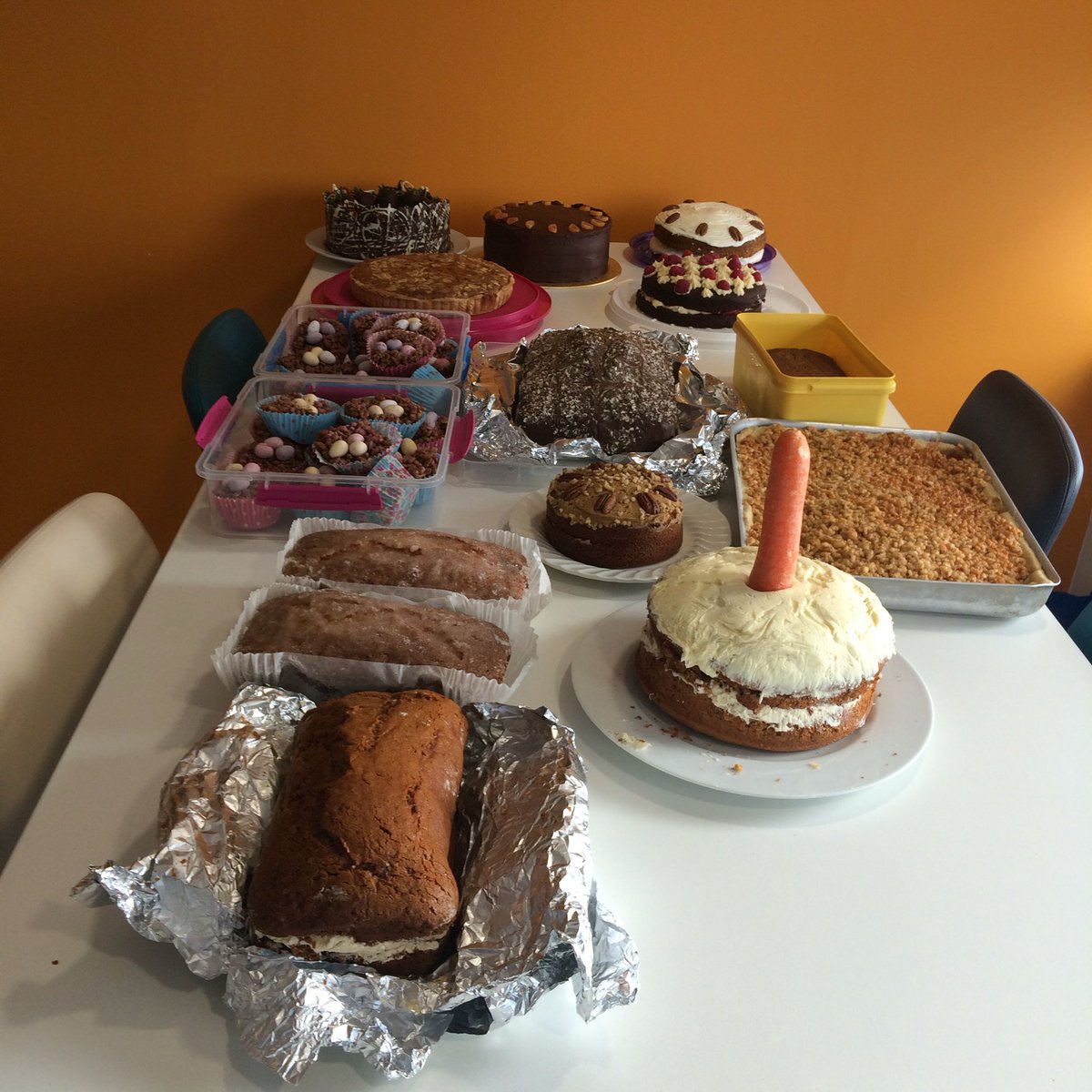 mickyb1985's tweet photo. @staceysheridan1 @60doswithbarry @MancKittyKat no my cake was far better,can you work out which was mine? @nmu1982 https://t.co/INn1Be8cIk