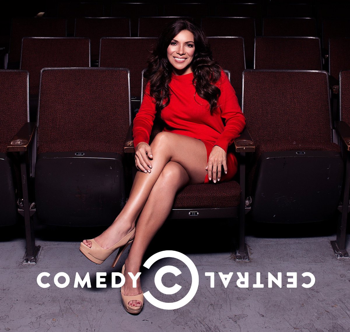Esto dice así con entonado acento...pronto estaré en <a href="/ComedyCentral/">comedycentral</a> <a href="/ComedyCentralLA/">Comedy Central LA</a>