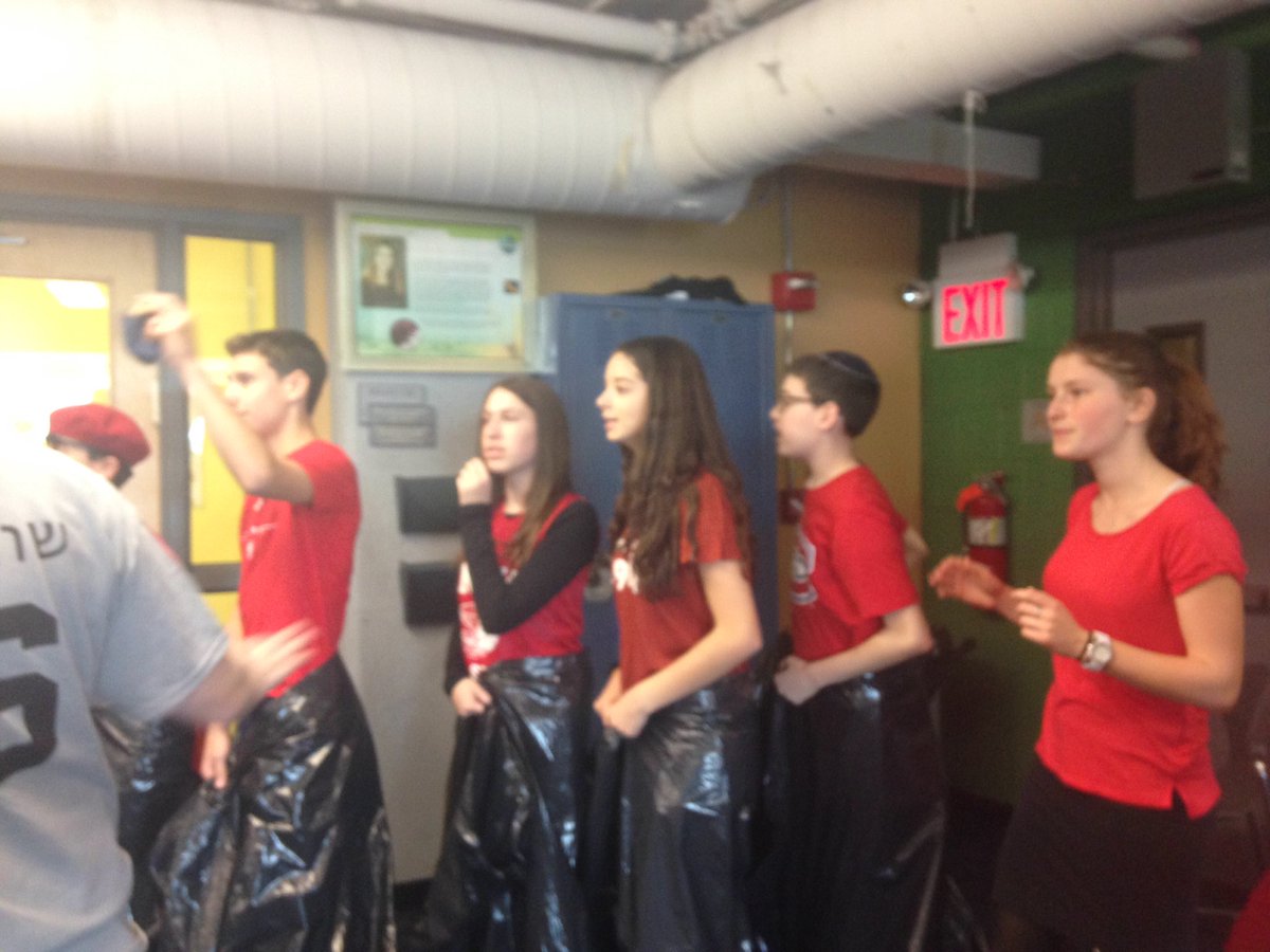 tzedakah2016's tweet photo. Go Team Red!!! #SARHSCW #tzedakah https://t.co/Yqnl8ekERl