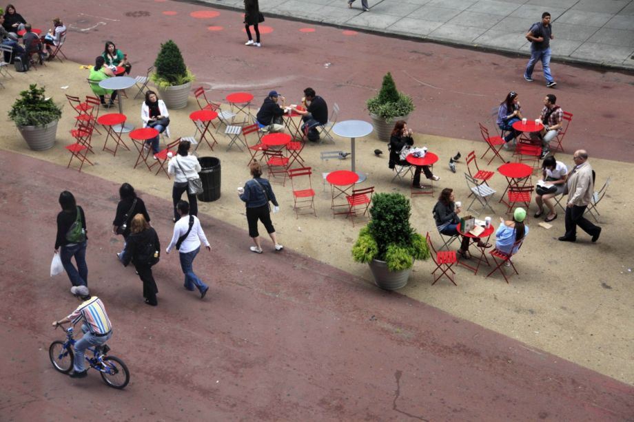 NextCityOrg's tweet photo. The Case for Changing the World by Changing Street Design https://t.co/DtQGAo7x4M https://t.co/CJ0zbAjpfS