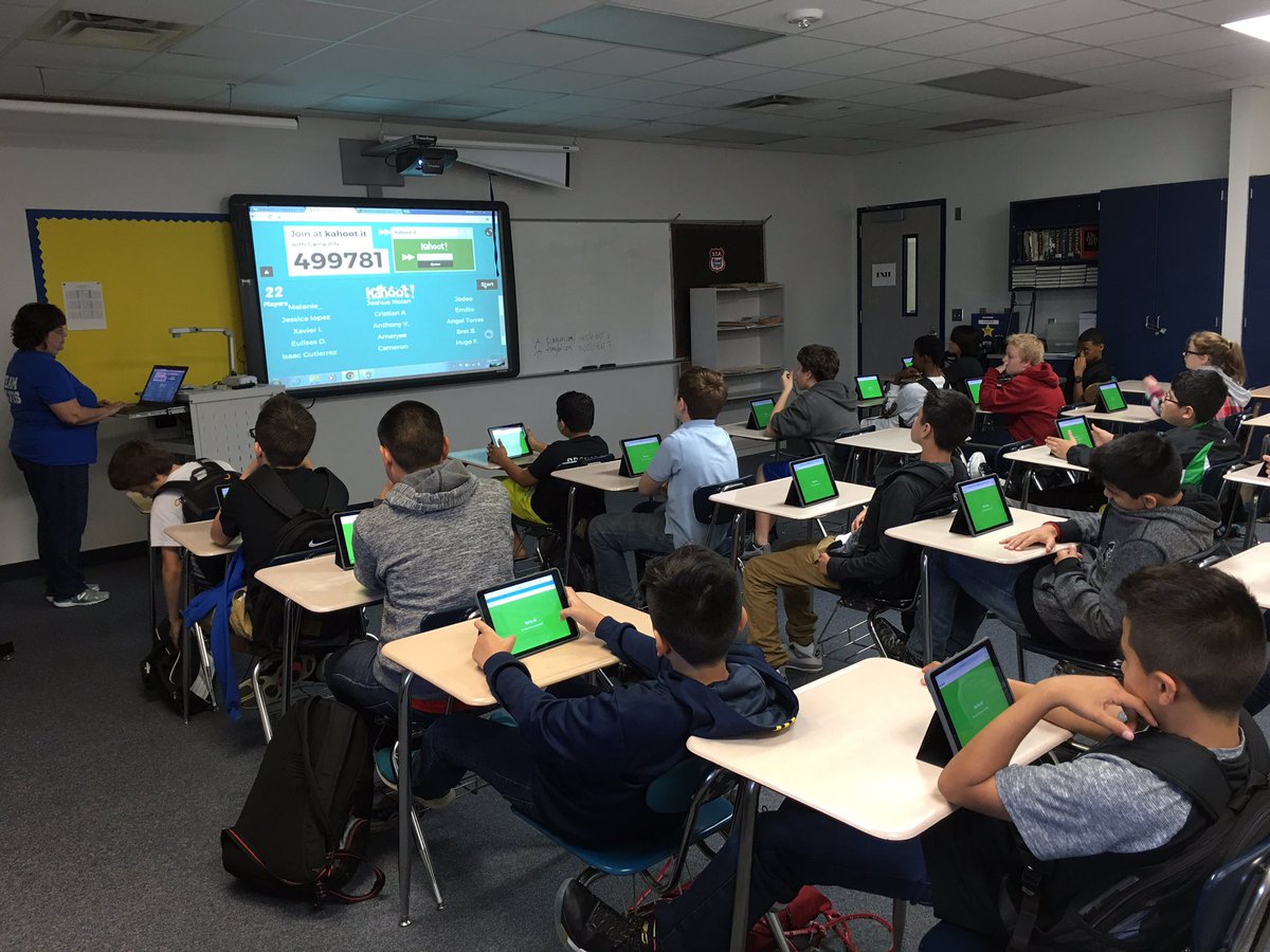 rspoutra's tweet photo. 7th gr warms up w @GetKahoot during writing camp. @gccisd_edtech @jbstephens8 #cbjbears https://t.co/Njgj1h0mQr
