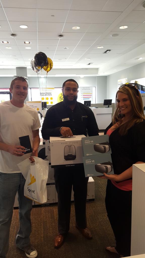 ShawneeSprint's tweet photo. #ALLDAY #SHAWEESTATION #LAUNCHdayS7 #NextBIGThing ### https://t.co/SCS00Wcl2O