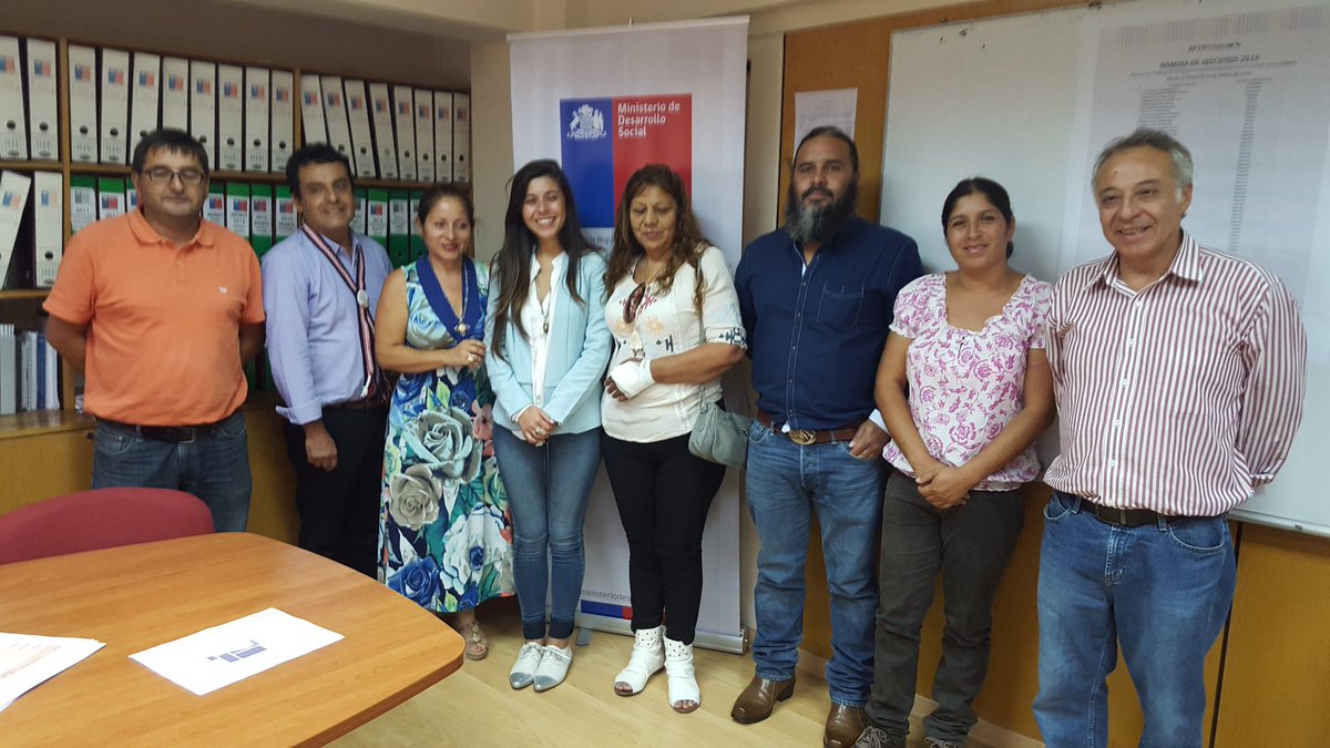 Dani_Cicardini's tweet photo. Reunida c representantes de pueblos originarios d #Atacama dialogando sobre ley Consejo Nacional Pueblos Indígenas https://t.co/9iKBWVlWdG