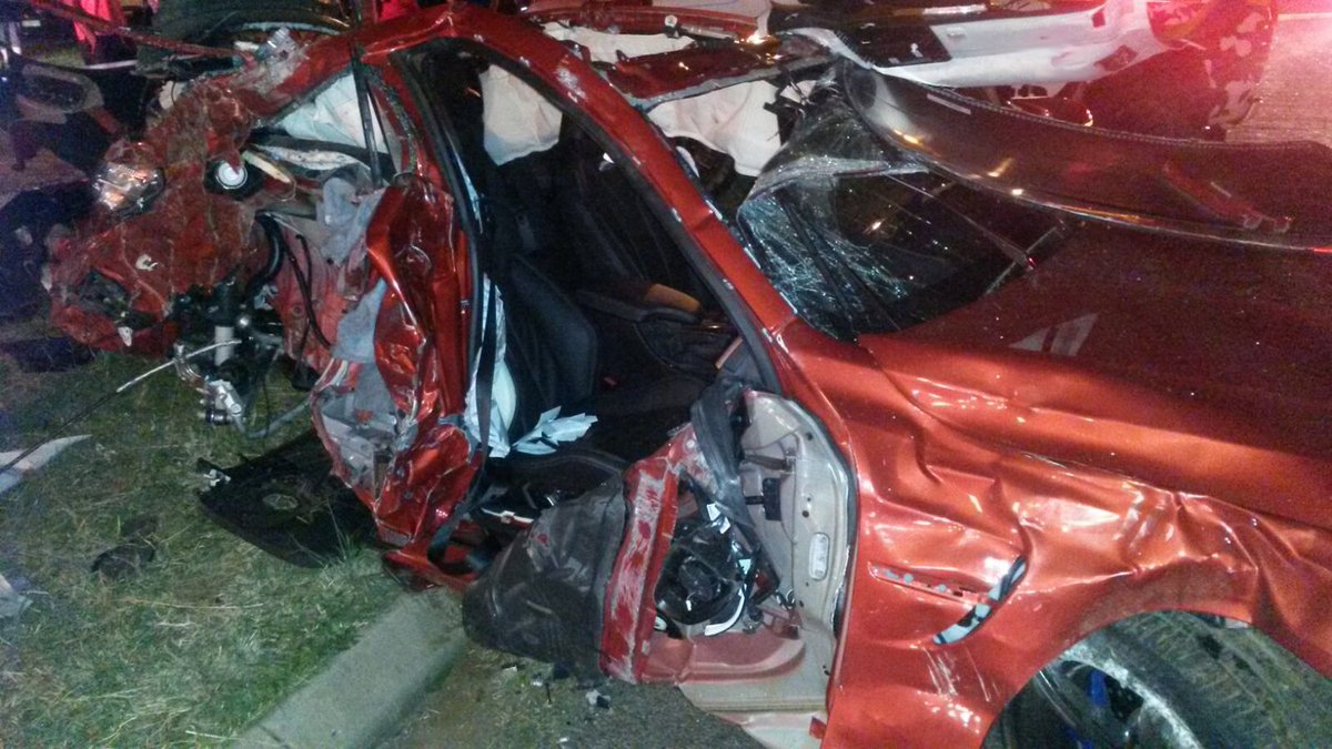 jour_maine's tweet photo. 2 dead &amp; 1 airlifted in critical condition after vehicle rolls on Hendrik van Eck Blvd in Vanderbijlpark #sabcnews https://t.co/a7ywSca6zT
