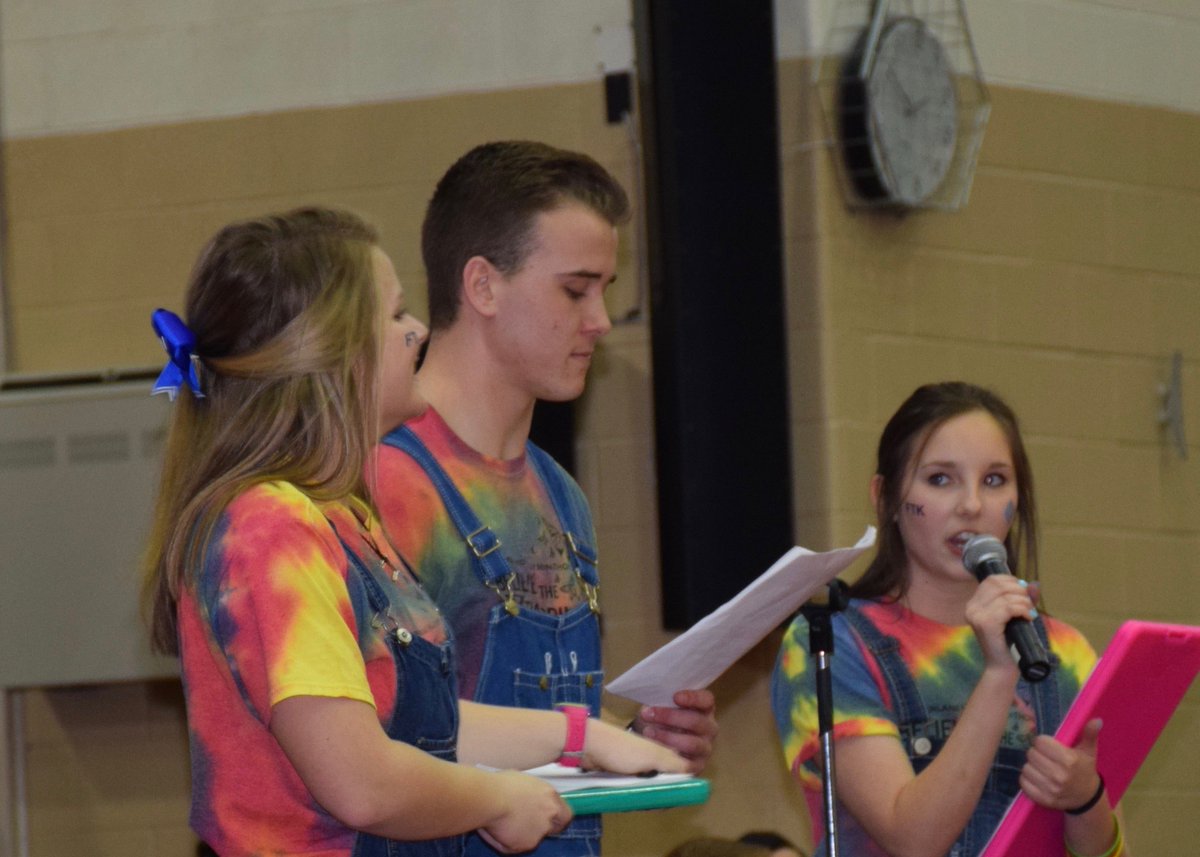 CVSDnews's tweet photo. @CVminiTHON kicks of #thon2016 with pep rally. #FTK https://t.co/mQVfKRKQOO