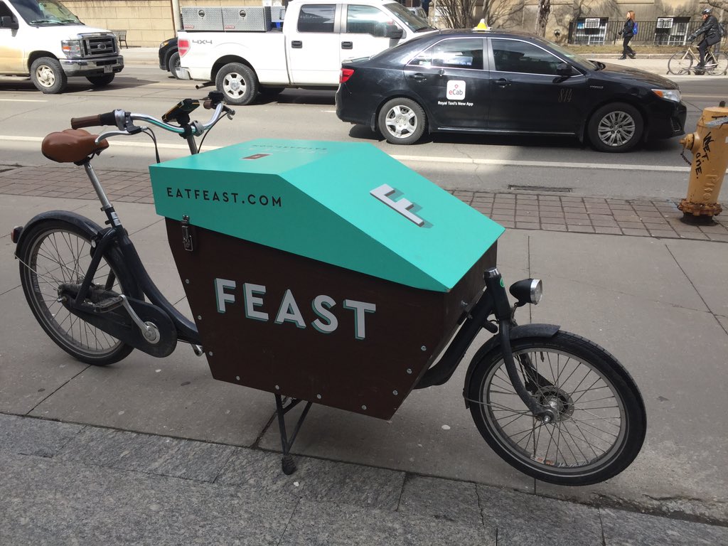 sunnyzjj's tweet photo. #FeastFriday this Feast bike is so cool. For ppl in Toronto downtown, you can try out Feast app for lunch https://t.co/G5J6FZMGrH