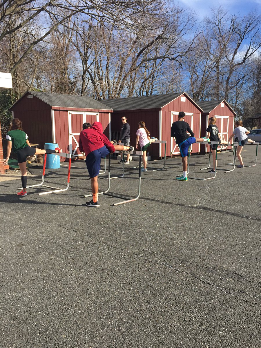 DPCXC_TF's tweet photo. First day of hurdle practice. #SideRoll 🏃🏼 https://t.co/7jLJRW3VDc