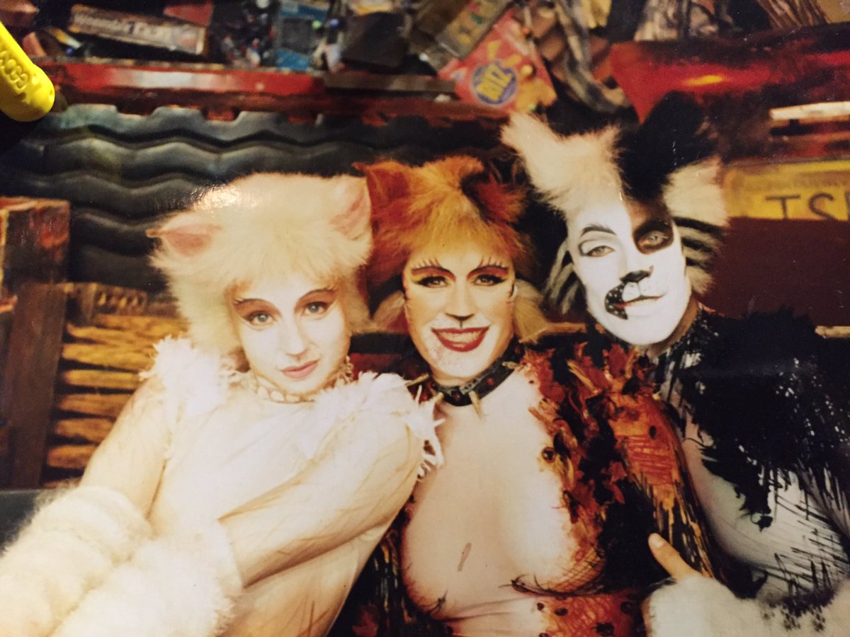 PhyllidaCS's tweet photo. Jimmy found this today while sorting stuff! @officialJasonG #RosemarieFord @Gillian_Lynne #goodtimesonset😊🐱 https://t.co/gwIoOQ6mlI