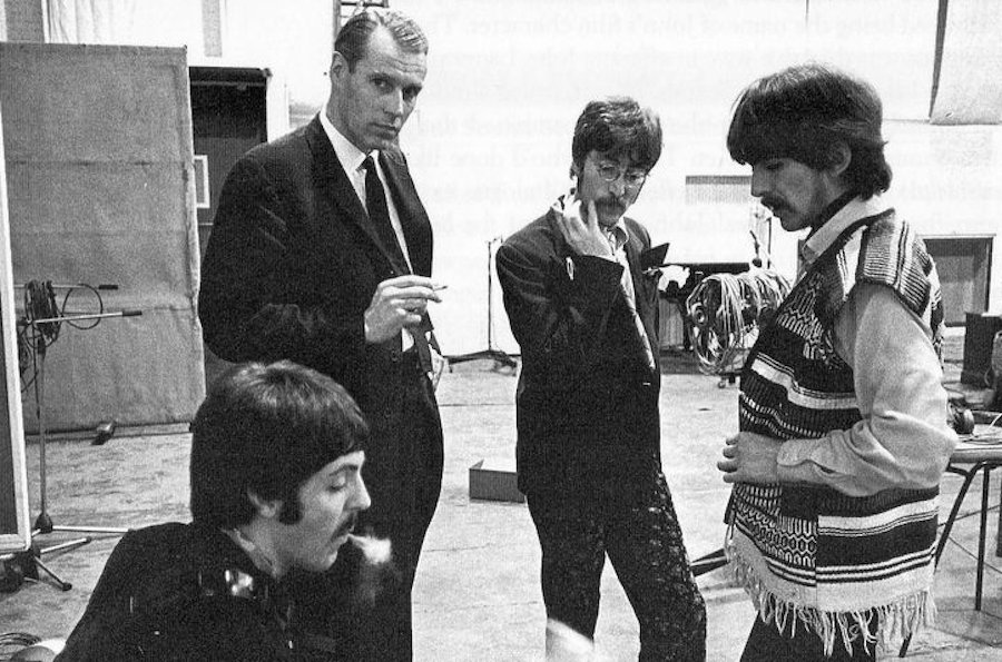 Radiohead producer Nigel Godrich calls George Martin an “amazing inspiration” in tribute: factmag.com/2016/03/11/nig…