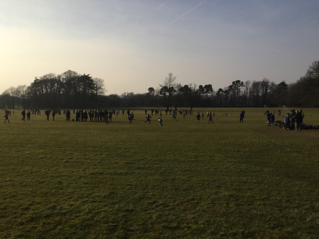 rhbsport's tweet photo. What a beautiful afternoon to host the Wokingham Primary Schools '6 Nations' tag rugby finals. #runwiththeball https://t.co/vvqlJcGCTs