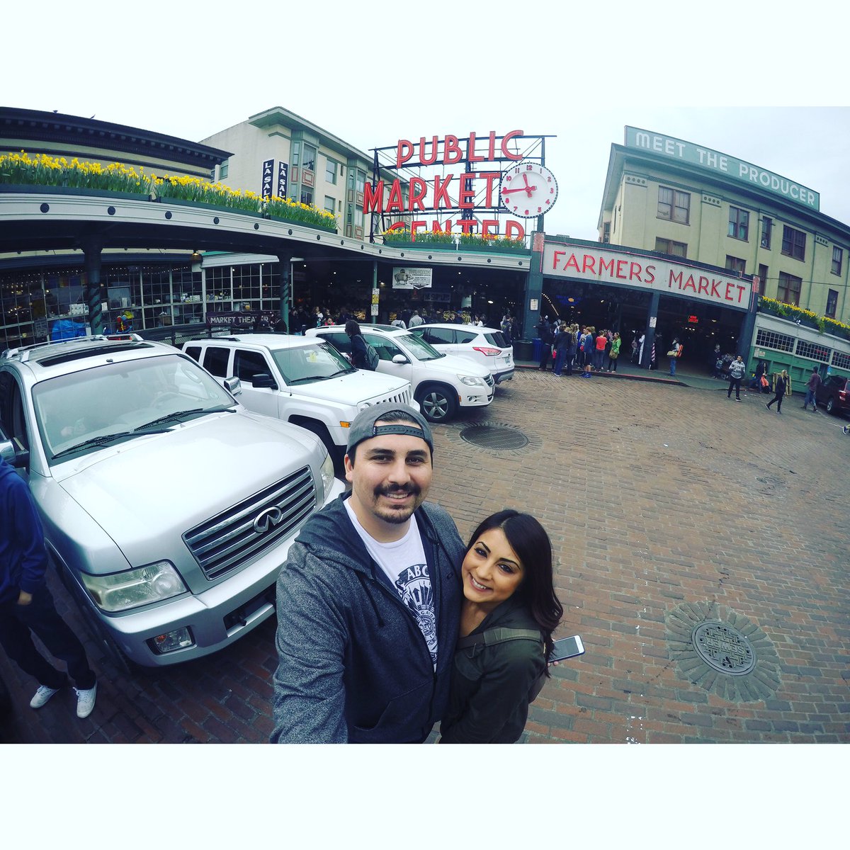 broyaham's tweet photo. When in Seattle... #PikePlace @roya_ghabooty https://t.co/ZWQlM5rLDZ